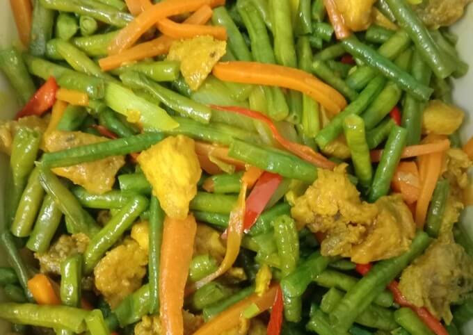 Green Bean & Turmeric Stir-fry (Kacang Goreng Kunyit)